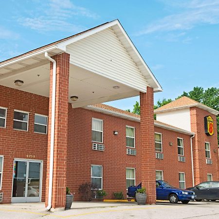 מלון Woodson Terrace Super 8 By Wyndham St. Louis Airport מראה חיצוני תמונה